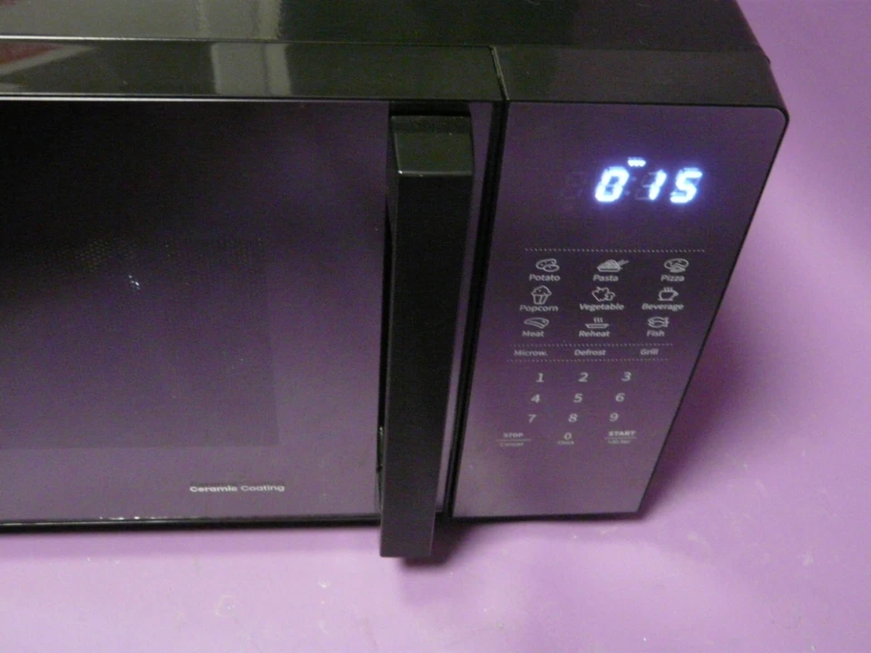 Hisense H20MOMBS4HG Mikrowelle mit Grill 20 L, 700Watt, schwarz verspiegelt - Bild 4 von 4