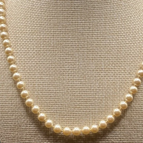 Lovely Monet Signed Vintage Faux Pearl Strand Necklace 18" Costume Jewelry