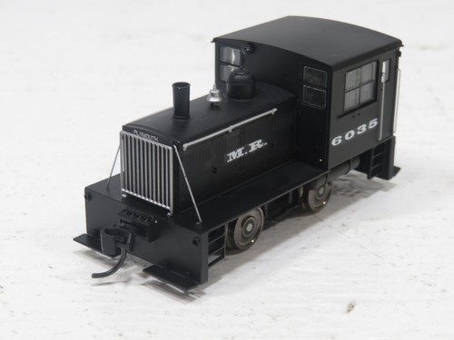 Interruptor Walthers 910-20001 HO Plymouth ML-8 Ind plateado y negro LN  | Condition: Used