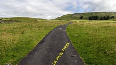 Foto 6x4 Narbenende Ingleton\/SD6973 Straße führt zum Narbenende. c2016