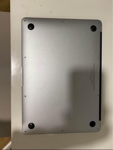 MacBook Air 13 Inch 2010 2.13 Core 2 Duo 2GB RAM - Picture 4 of 5