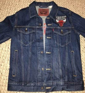 levis chicago bulls jacket