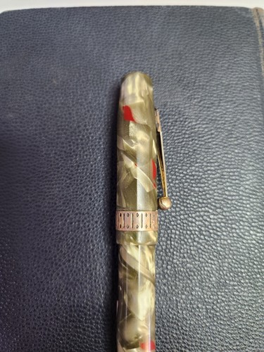 Stratford Vintage Green Marbled Fountain Pen Durium #8 Nib, Gold Trim Cap - Picture 5 of 11