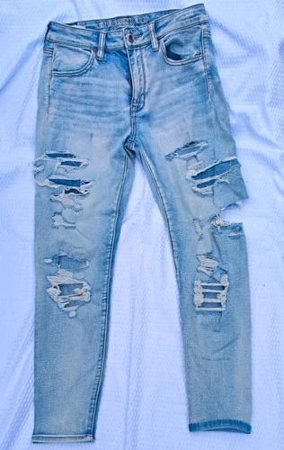 Women’s American Eagle Light Wash Distressed Skinny Jeans Super Stretch X Size 8