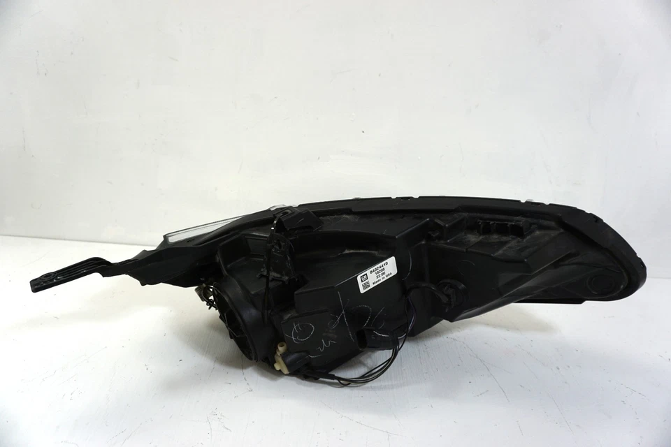 OEM 2016-2018 Chevrolet Malibu Driver Left Halogen Projector Headlight 84324410 - Изображение 2 из 4