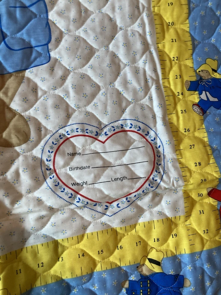 Edredón de bebé vintage Paddington Bear acabado a mano sin usar 37" x 44" con volantes Foto 3 de 4