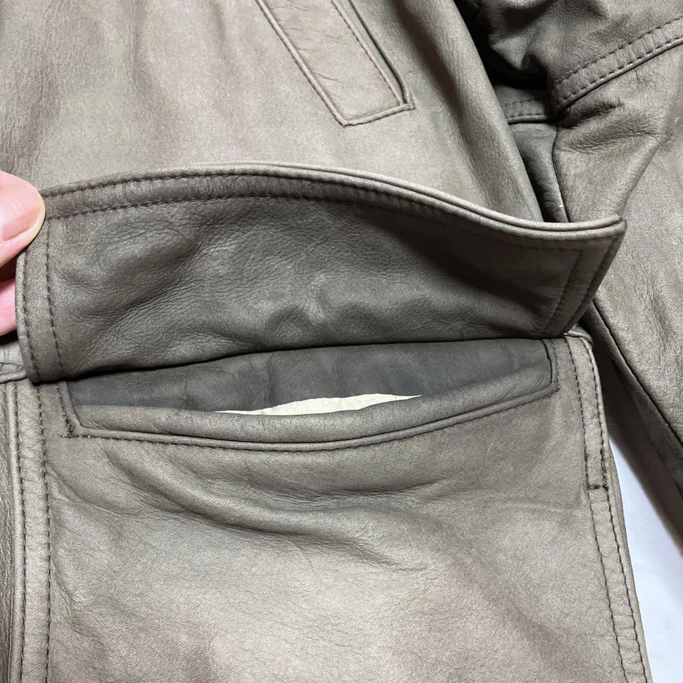 Кожаное спортивное пальто BURBERRY с вешалкой, сделано в Канаде - Изображение 4 из 4