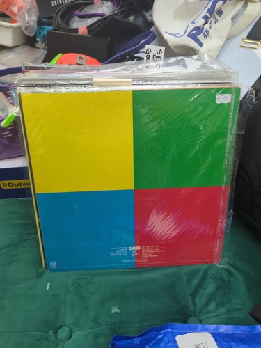 Queen - Hot Space LP Elektra E1-60128 1982 1st Pressing w/ Inner Sleeve - Picture 2 of 2