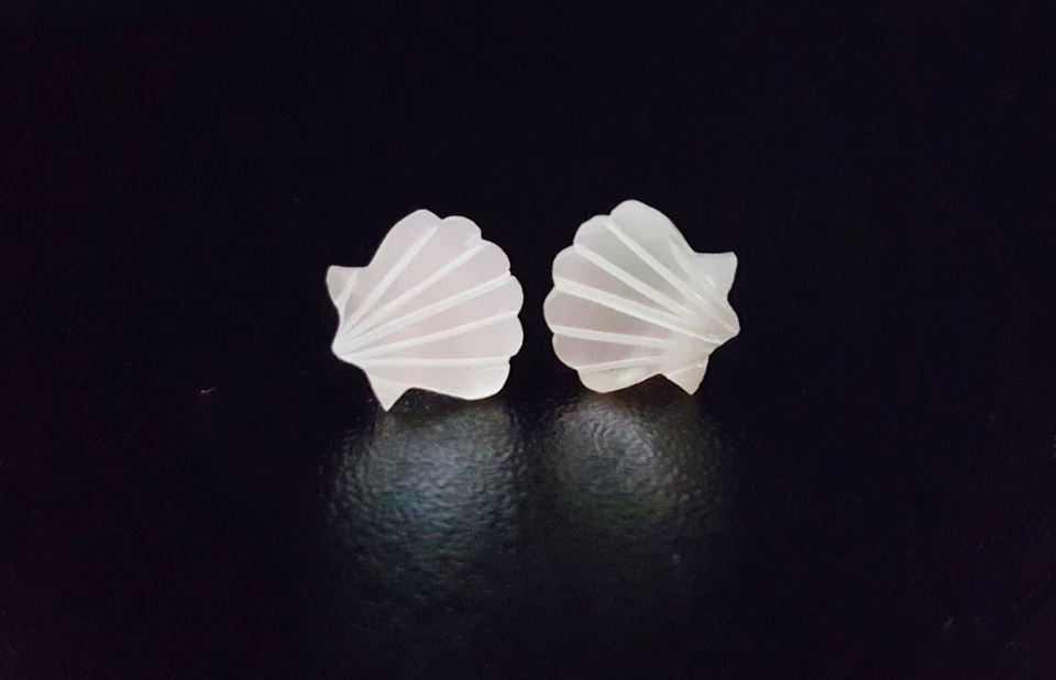Minimal Seashell Stud Earrings Ocean White Shell Jewelry Mermaid Core Aesthetic - Image 4 of 4