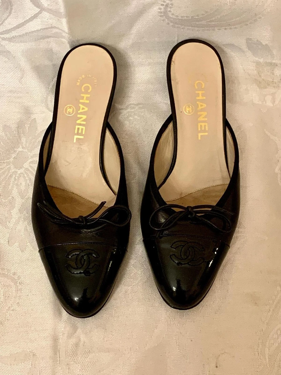 Vintage Chanel Black and White Leather Mules Shoes Sizes 