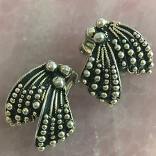 VINTAGE STYLECRAFT Fireworks Spray Floral Wave Silver Beads Clip On Earrings