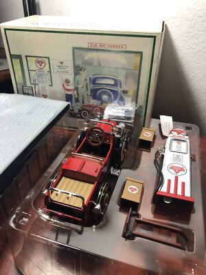 Conoco Lasalle Pedal Car And 36B Gas Pump With Base Rare To Find