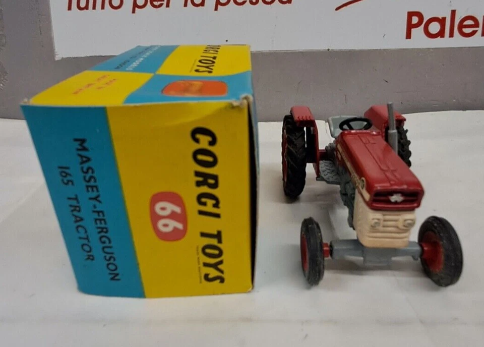 CORGI TOYS 1/43 MASSEY-FERGUSON 165 TRACTOR  ITEM 66  RARO VINTAGE MB MADE IN GB - Immagine 2 di 4