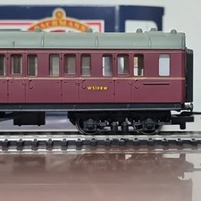 Hornby BR Brake Corridor Coach W5108W Maroon OO Gauge Boxed 