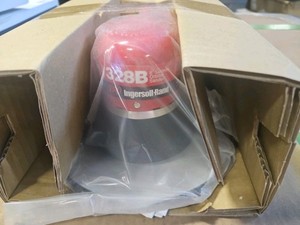 Ingersoll Rand 328B 8 inch Orbital Sander - Red