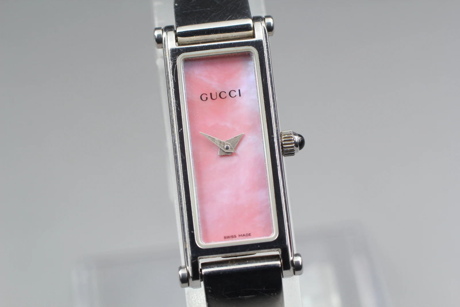 [Presque comme neuve] Montre femme vintage GUCCI 1500L cadran rose coquille quartz argent 