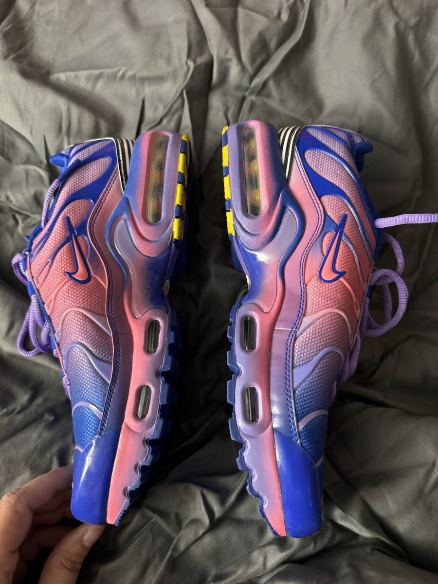 nike air max plus View 4