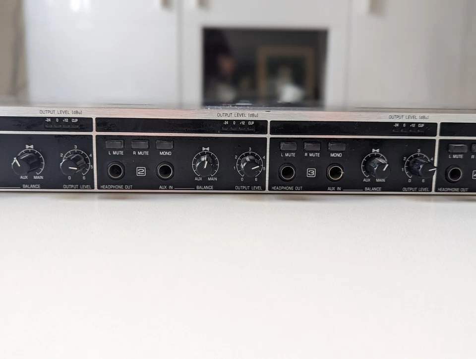Behringer Powerplay Pro 4 Kanal Kopfhörer Verstärker Topzustand - Bild 3 von 4