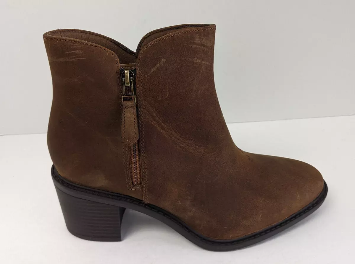 Clarks narrow clearance boots