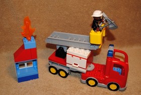 Lego Duplo Fire Truck with Box 10592 Looks Complete