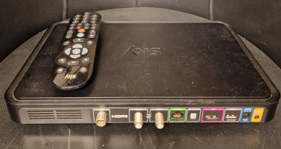 DECODER SKY ESI 160/VE PREZZO RIDICOLO! LO TROVI ANCHE NEL LOTTO DECODER LEGGI - Immagine 2 di 4