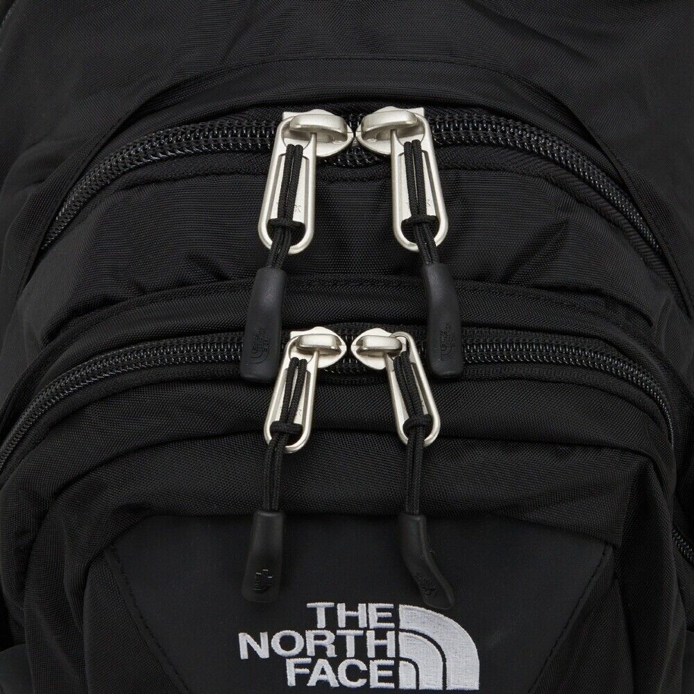 THE NORTH FACE HOT SHOT BACKPACK NM2DQ02A BLACK 28L UNISEX THE NORTH FACE HOT SHOT BACKPACK NM2DQ02A BLACK 28L UNISEX