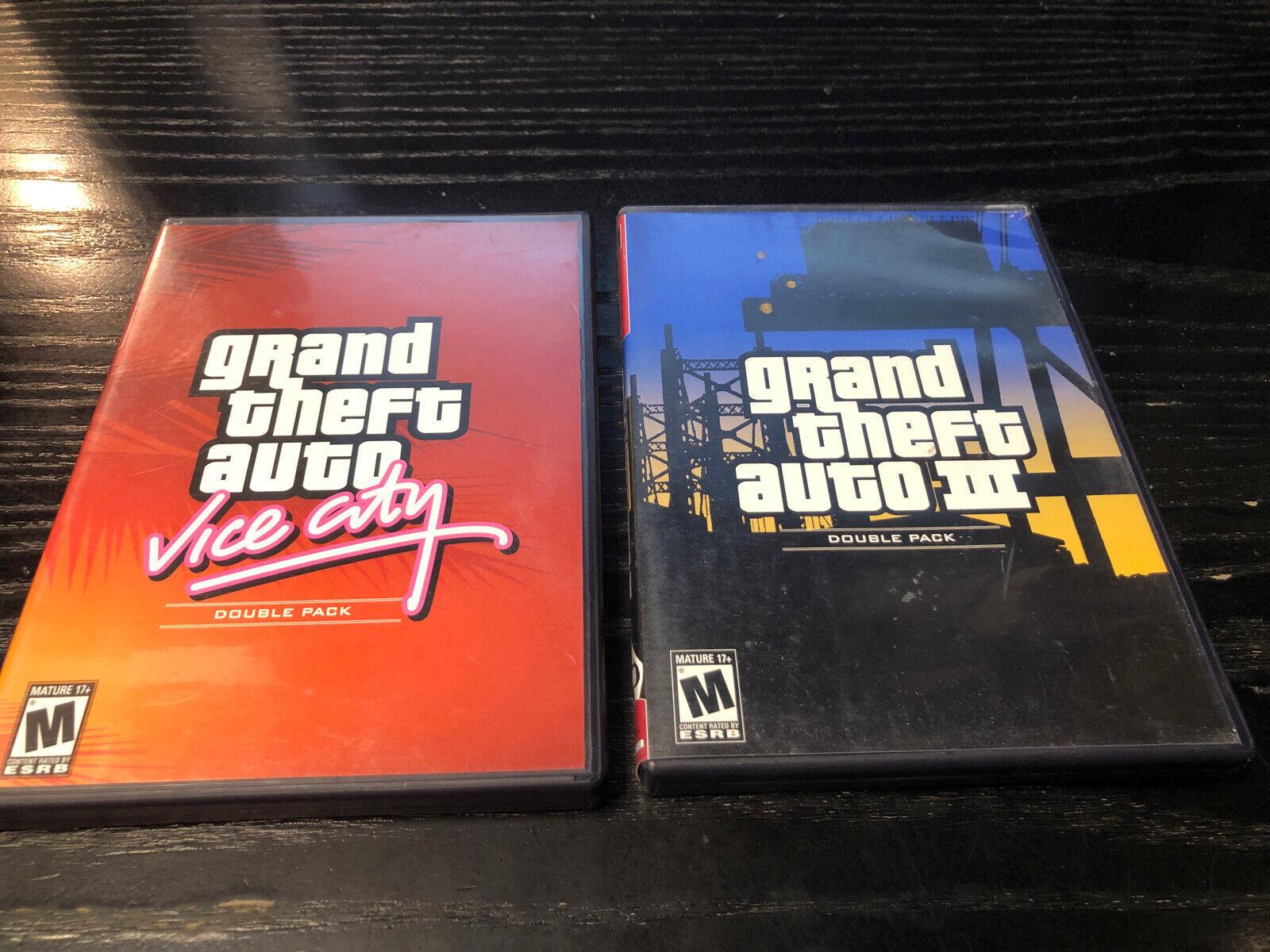 Grand Theft Auto Double Pack: Grand Theft Auto III / Grand Theft Auto Vice  City - PlayStation 2