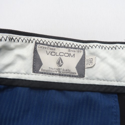 Volcom Mens Chino Shorts Size 36 Black Casual Surf Skate 11" Inseam - Picture 3 of 9