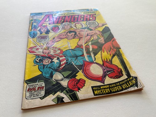 Avengers #117 (1973) John Romita cover art spine chip tear - Picture 2 of 5