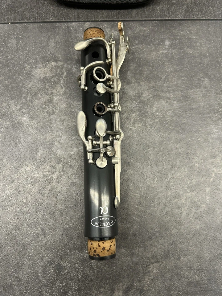 Clarinete Backun Alpha con llaves de níquel y estuche Foto 2 de 4