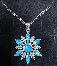 NIB Silver Plated Crystal Snowflake Pendant Necklace