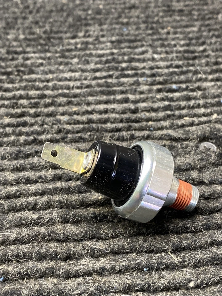 Interruptor de presión de aceite de motor ACDelco Professional C8020 terminal de cuchilla GM 19106700 Foto 2 de 4