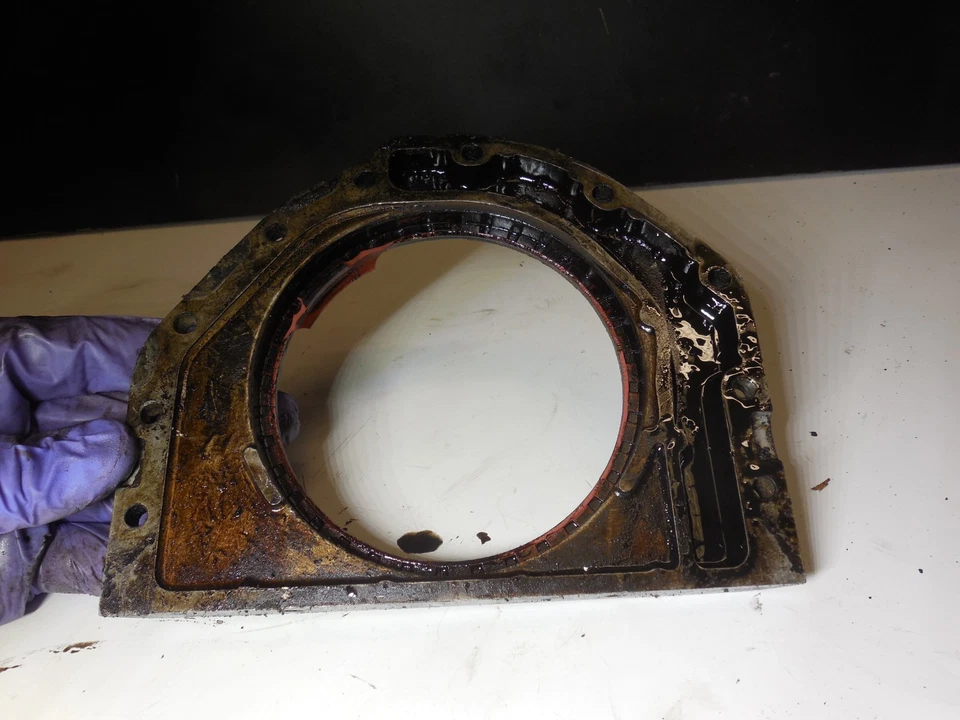 Cubierta de sello de aceite del cigüeñal principal trasero 1160110608 72-80 Mercedes Benz R107 450SL Foto 4 de 4