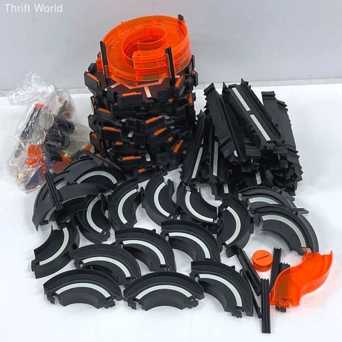 Innovation First Int. Hex Bug Tracks & Hex Bugs Nano Lot Kids Building Toys Set