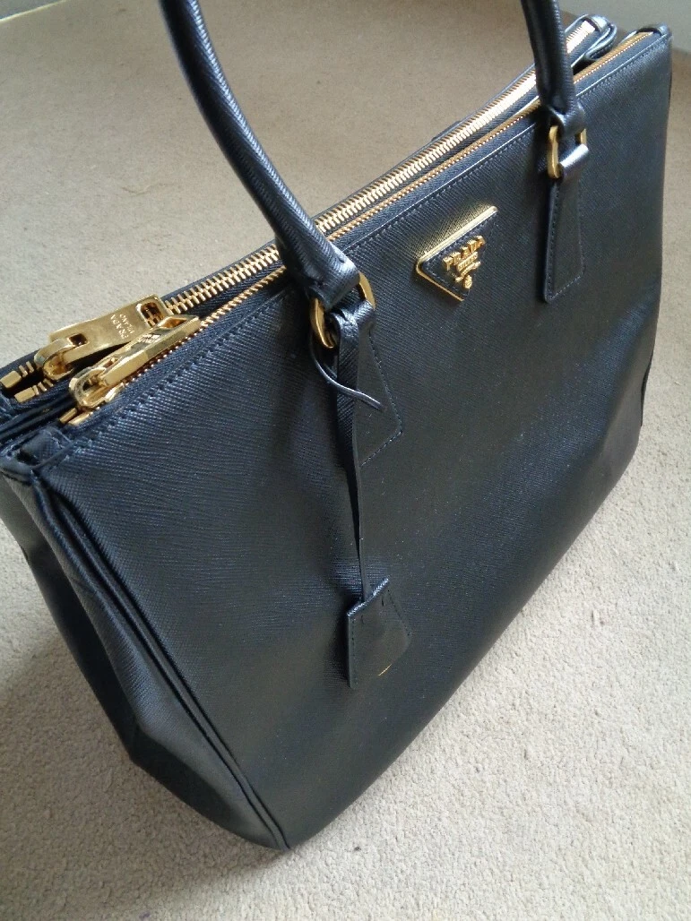 PRADA BLACK 'GALLERIA' SAFFIANO LEATHER TOP HANDLE HANDBAG