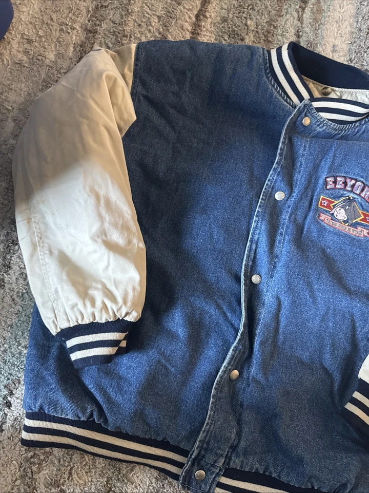 Chaqueta a Presión Universitaria Vintage The Disney Store Eeyore Denim Grande Doble Cara Foto 3 de 4