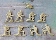 9 Vintage Unbranded Tim Mee? Army Military Infantry Plastic Figures VG Condition