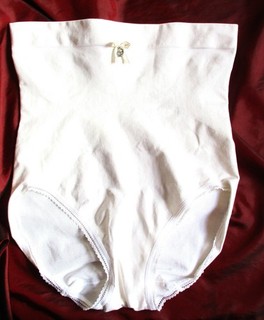 hohe Triumph Miederhose Gr. L