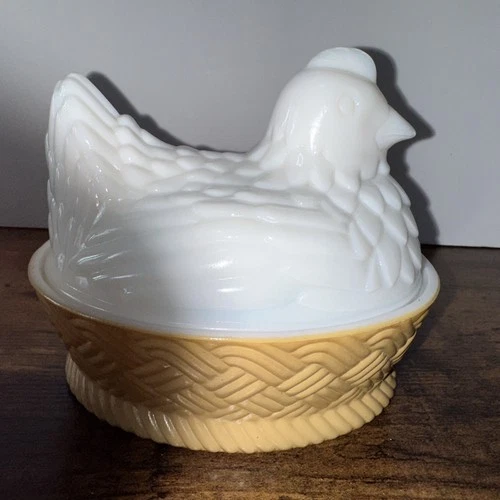Vintage Avon Chicken Hen On A Nest Milk White Tan 1973 Candy Nut Dish Glass