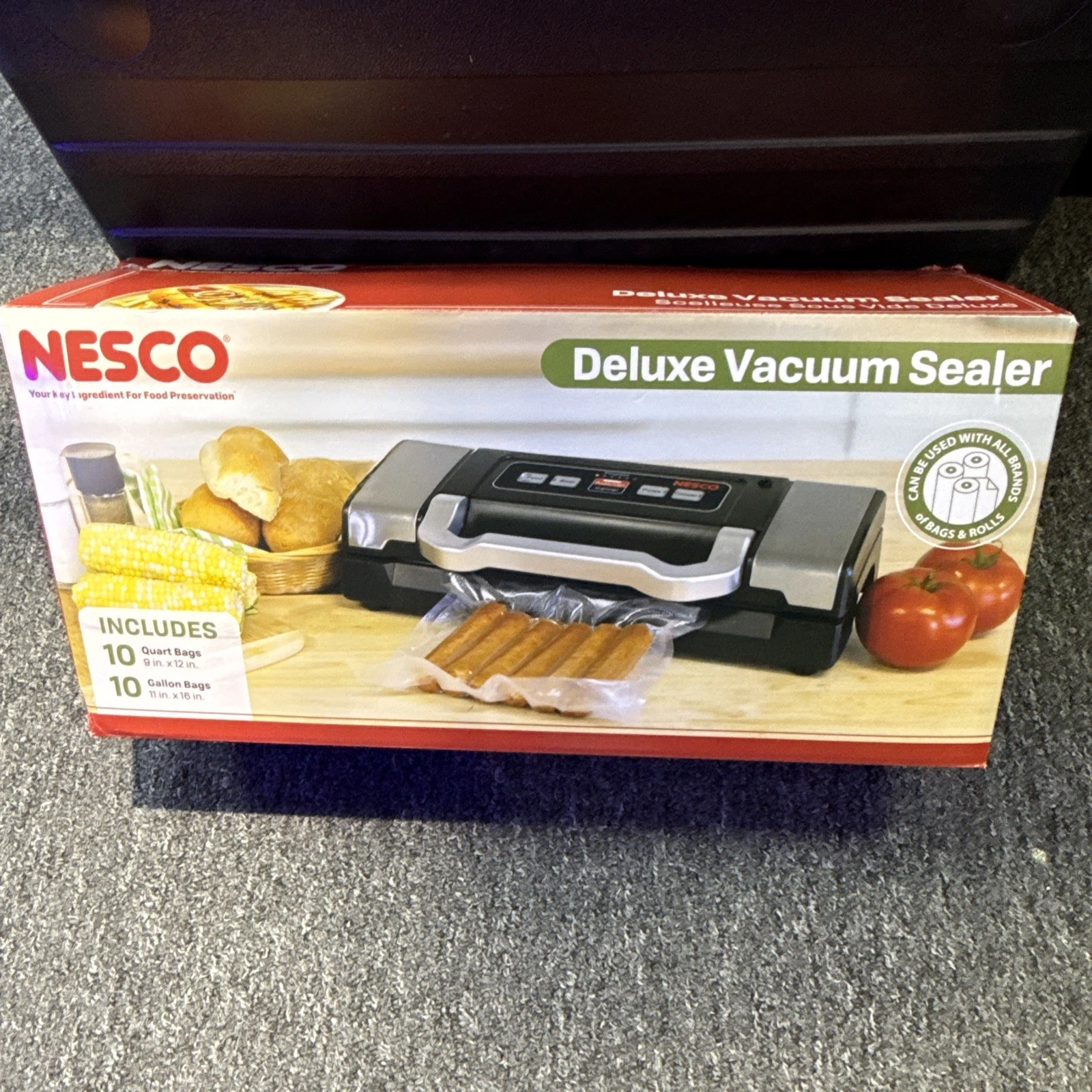 NESCO VS-09 120V Vacuum Sealer - Silver
