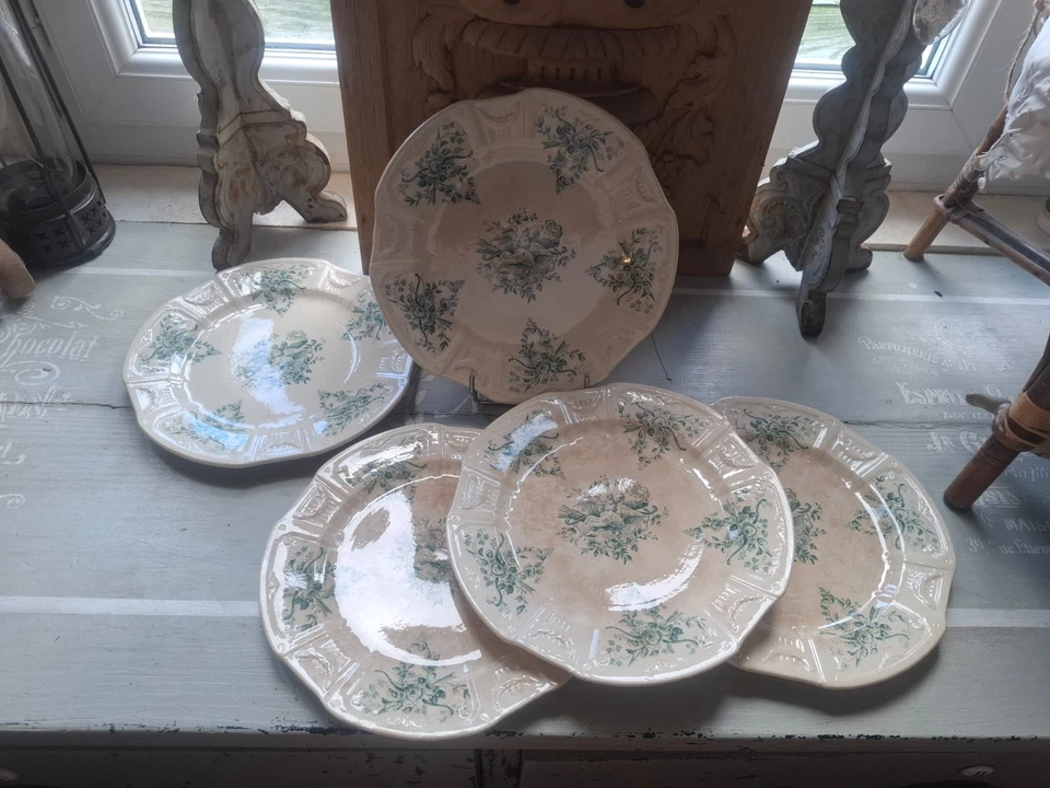5 assiettes a dessert colombes /carquois Terre de fer GIEN XIXème N°2 - Photo 1/4
