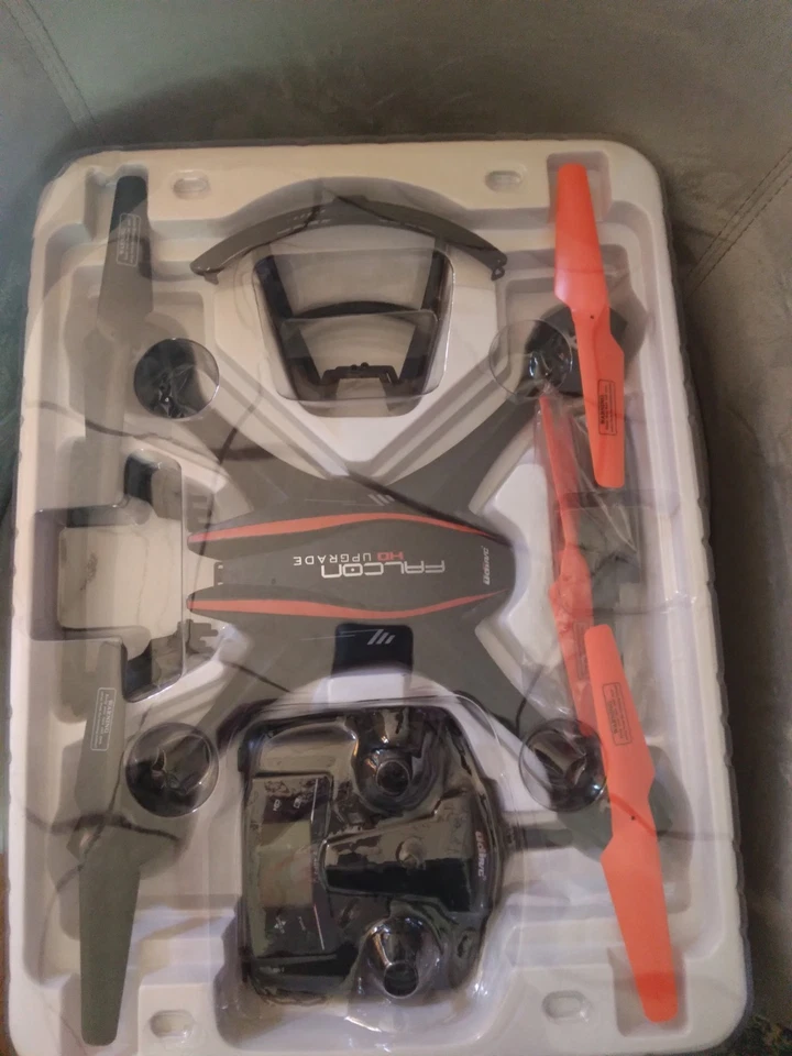 UDIRC Falcon U842 HD Camera Drone with Return Home and 6-Axis Gyro - Image 4 of 4