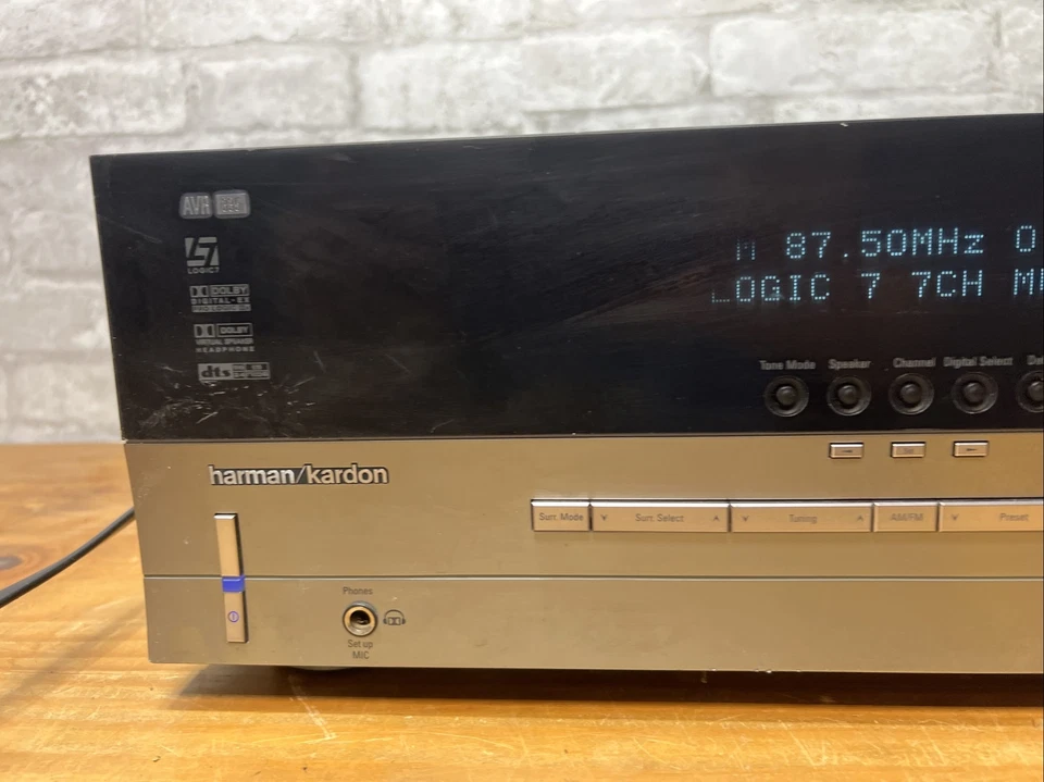 HARMAN/KARDON AVR-335 7.1ch 70-wpc A/V  Stereo Amplifier Receiver 2006 No Remote - Image 2 of 4