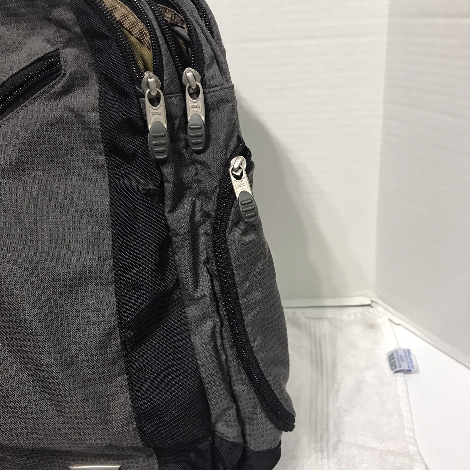REI Backpack Gray Unisex Backpack Carry-On Travel Laptop 18"L &times; 14"W &times; 5"D