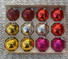 Mix of MCM Shiny Brite, Made in USA & unmarked ornaments 