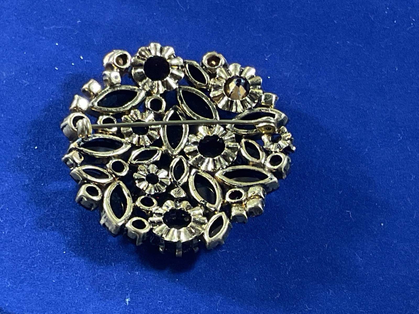 VINTAGE 1950’s UNSIGNED MEDIUM RUBY RED NAVETTE C… - image 3