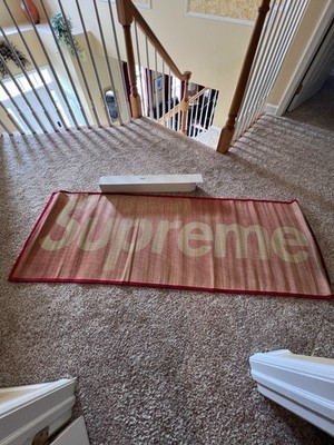 SUPREME Box Logo Woven Straw Mat Red 27'' x 77'' SS'20