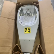 Cooper Lighting OVH 120v 250w HPS S50 Roadway Street Light Fixture