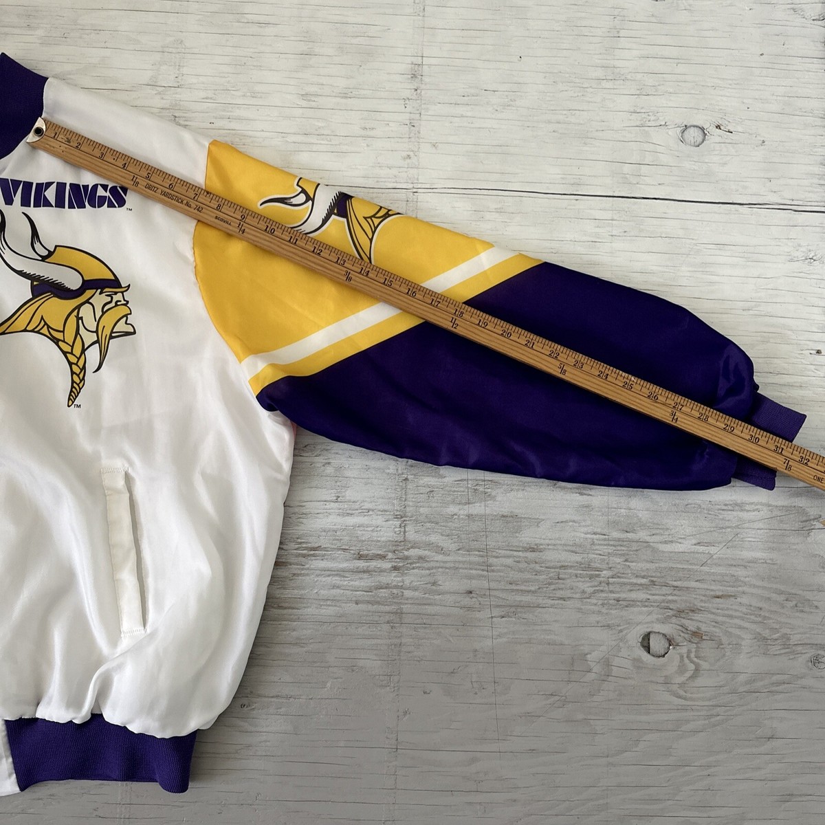 Vintage 90s Minnesota Vikings Chalk Line Fanimation NFL Football
