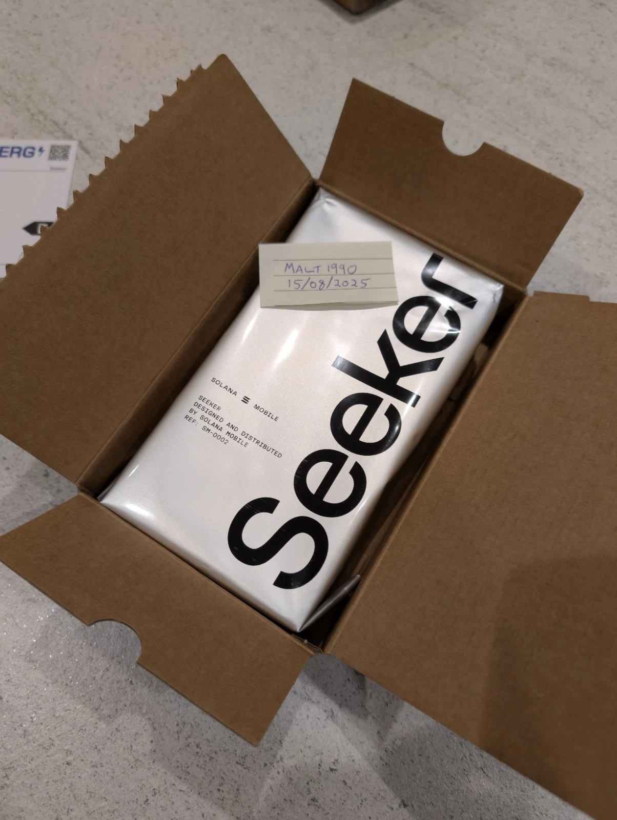هاتف Solana Seeker جديد تمامًا ومختوم في صندوق
